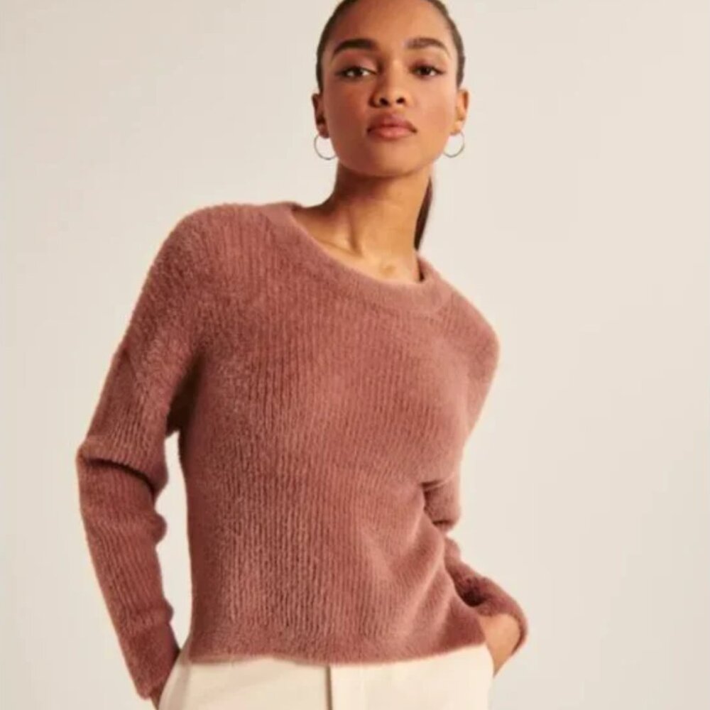 Abercrombie & Fitch | Mauve Brown Eyelash Crew Neck Fuzzy Sweater | Size Small